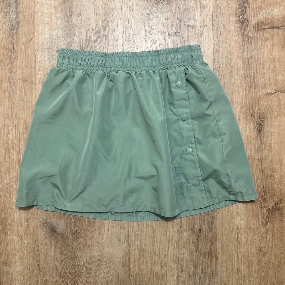 AERO SPORT | Women's Green Snap Front Lined Athleisure Athletic Skort Skirt, M